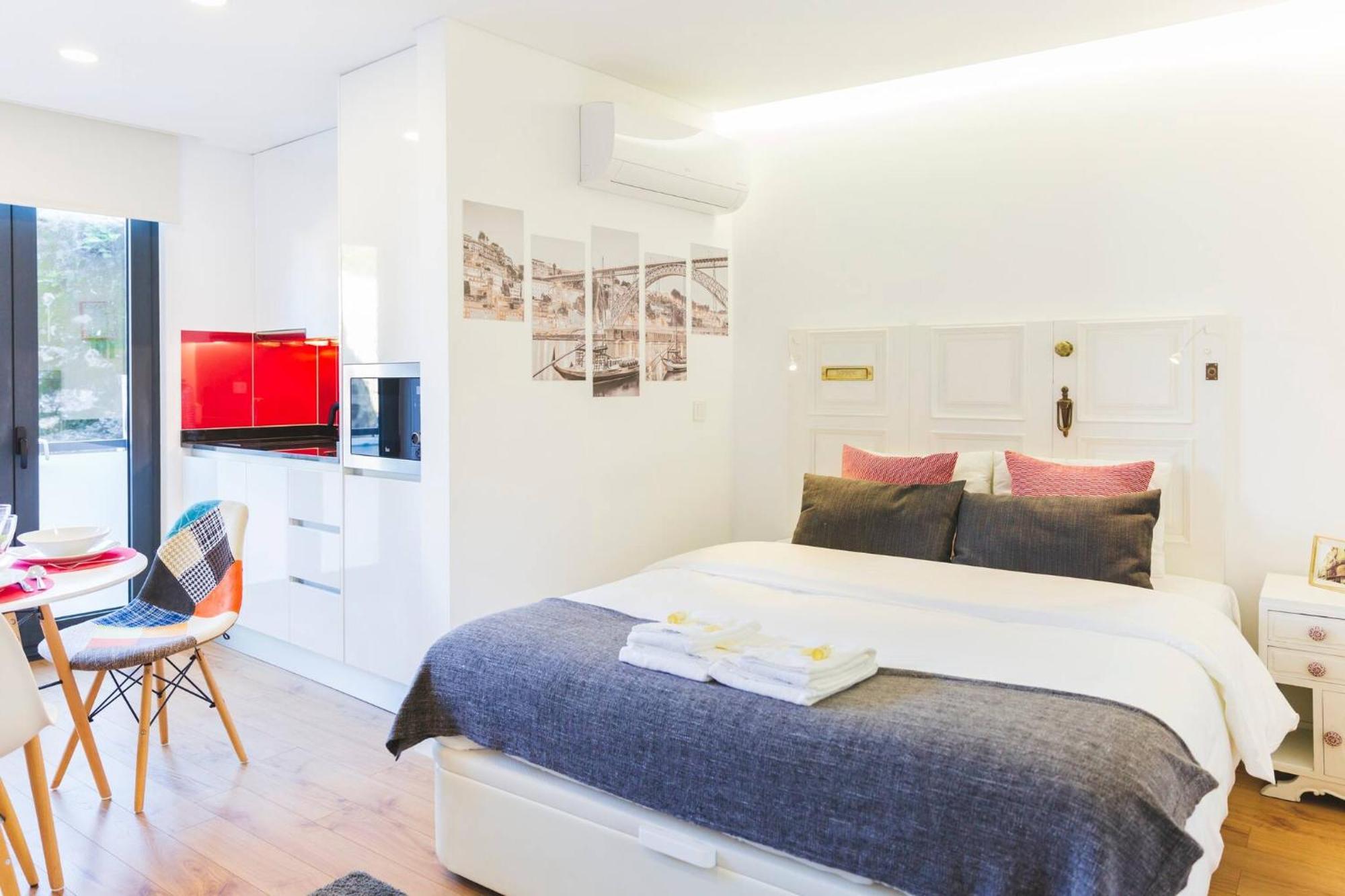 Aposentus - Your Home At Pinheiro'S Studio Порто Екстериор снимка