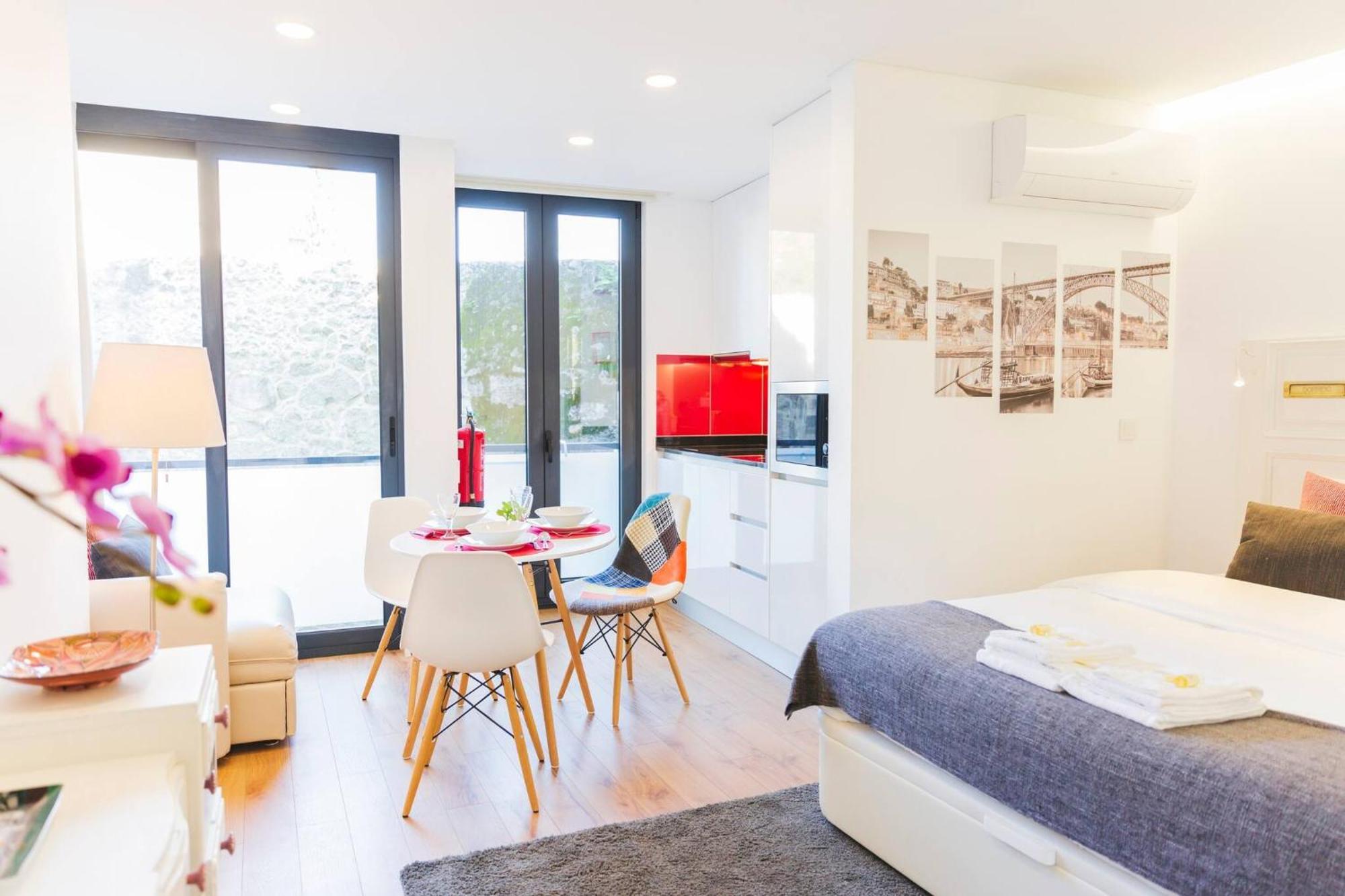 Aposentus - Your Home At Pinheiro'S Studio Порто Екстериор снимка